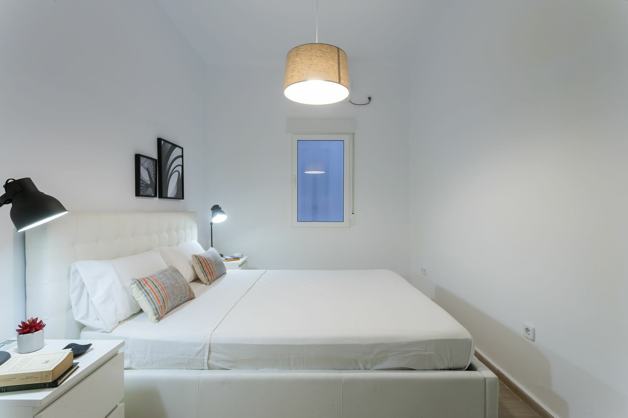 Dobo Rooms Ronda De Segovia مدريد المظهر الخارجي الصورة